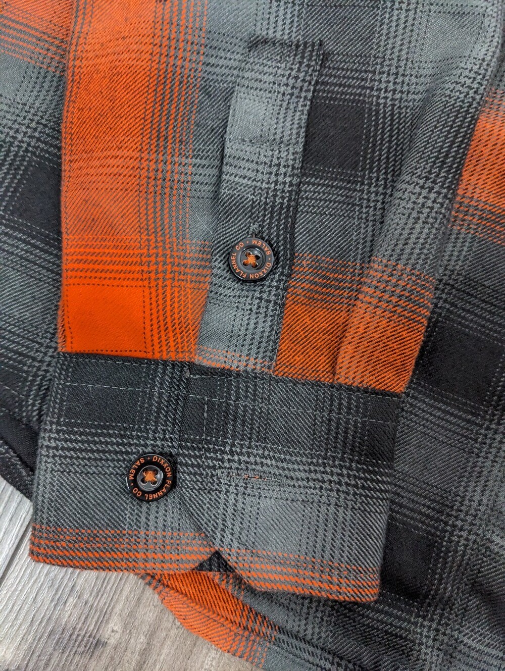 Dixxon Flannel Company Women's Shirt Salem Size Medium - Picture 8 of 15